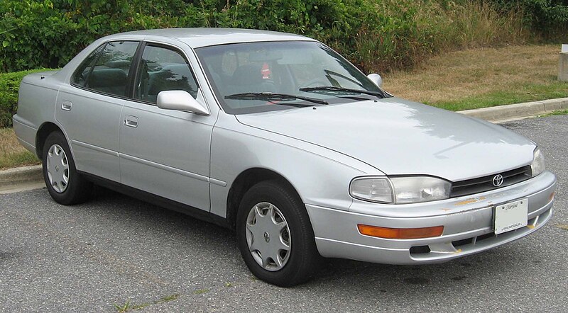 File:1992-1994 Toyota Camry Sedan.jpg