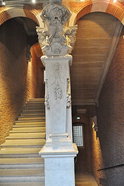 File:Assezat-escalier.jpg