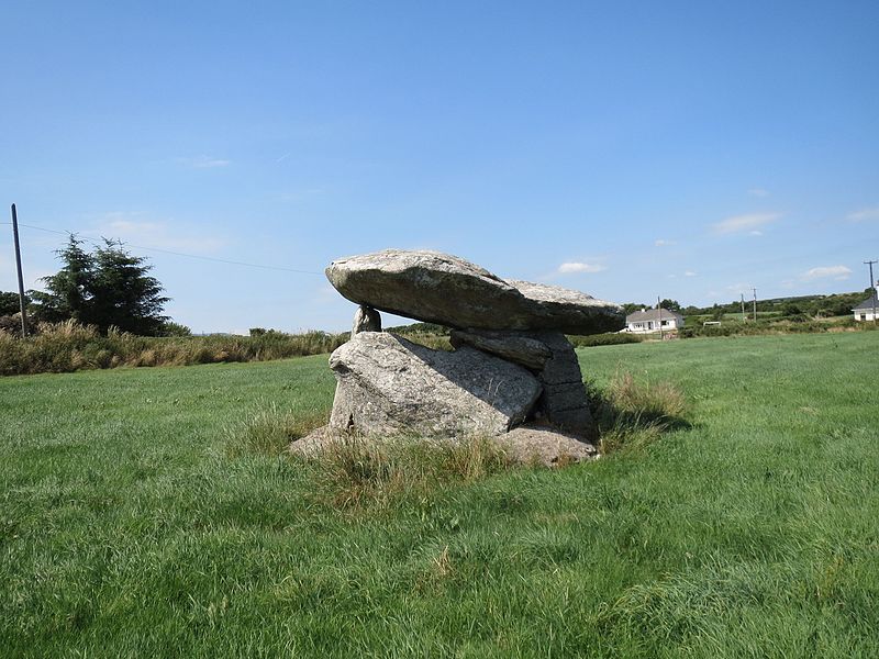 File:Ballynageeragh Portal Tomb.jpg