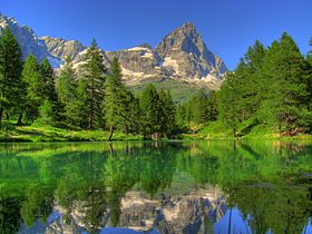 Bleu Lake[11] and the Matterhorn