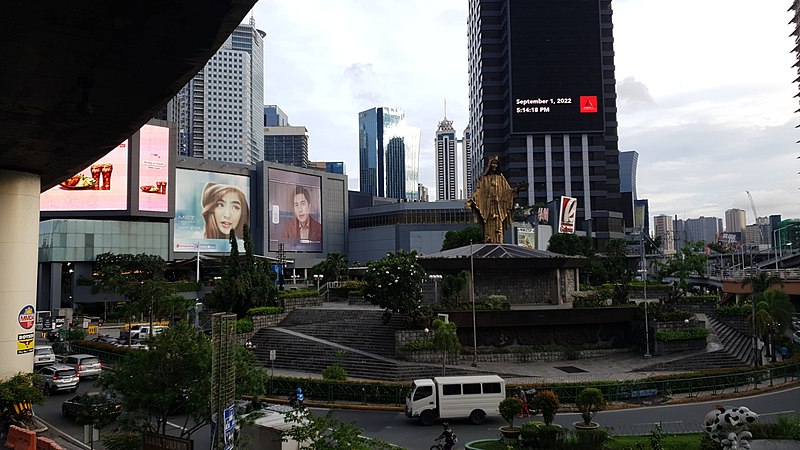 File:EDSA Shrine Robinsons Galleria.jpg