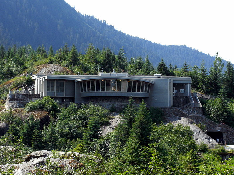 File:Mendenhall Visitor Center.JPG