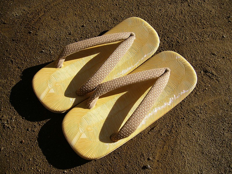 File:Setta,japanese-leather-soled-sandals,japan.JPG