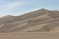 高聳的沙丘 Towering sand dunes