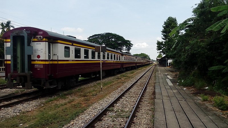 File:Train consist.jpg