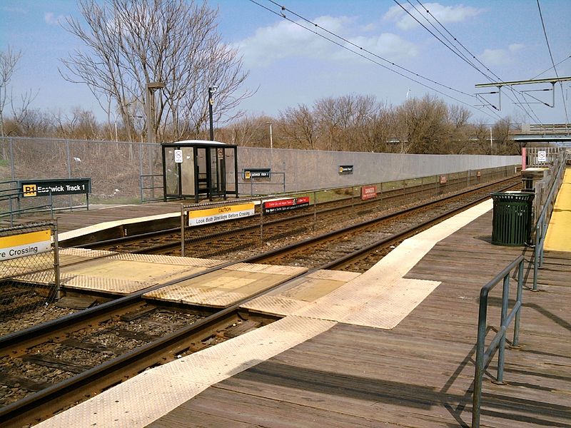 File:Eastwick Station.jpg