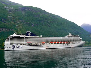 MSC Orchestra в Geirangerfjor