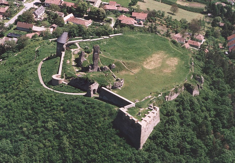 File:Nógrád - Castle.jpg