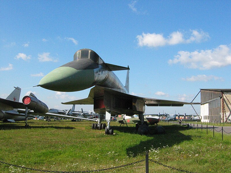 Файл:Sukhoi T4.jpg