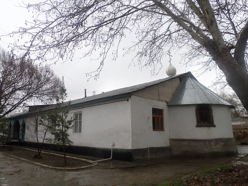 Файл:Church in Ohangaron 01-02.JPG