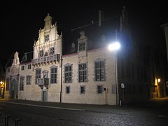 Hof van Savoye, el palacio de la corte de Margarita de Austria en Malinas. Entre 1517 y 1530 su construcción estuvo a cargo de Rombout II Keldermans.[2]​