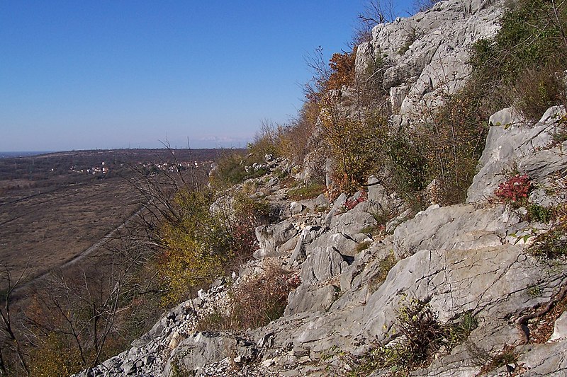 File:Karst italy landscape.jpg