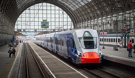 ЭГ2Тв-002 в первоначальной окраске на станции Москва-Киевская