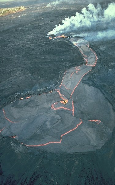 Archivo:Lava Lake Kupaianaha.jpg