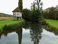 Река Мануар и голубятня