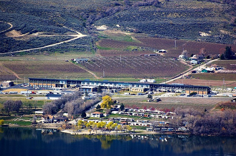 File:Oroville-Osoyoos border.jpg