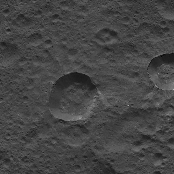 File:PIA20677-Ceres-DwarfPlanet-Dawn-4thMapOrbit-LAMO-image97-20160417.jpg