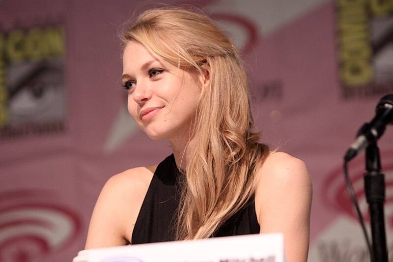 Файл:Penelope Mitchell 2013.jpg