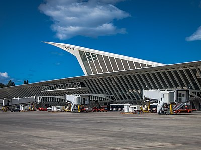 Bilbao Airport Passenger Terminal (1990-2000)