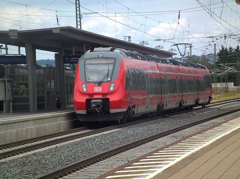 File:BR442 S-Bahn Neumarkt Nürnberg.jpg