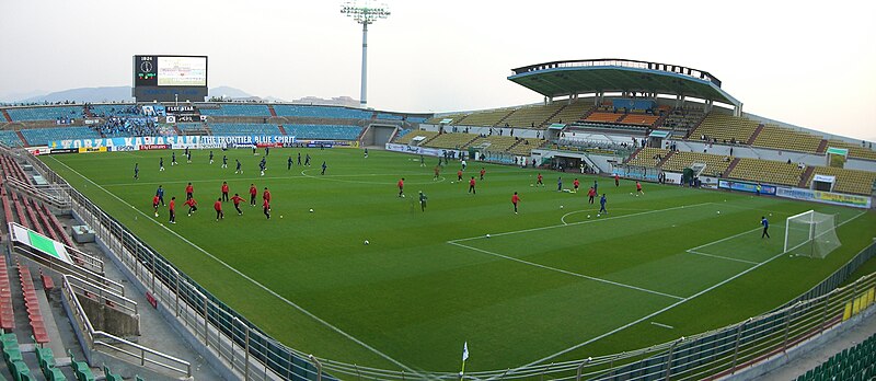 Archivo:Gwangyangstadium1.jpg