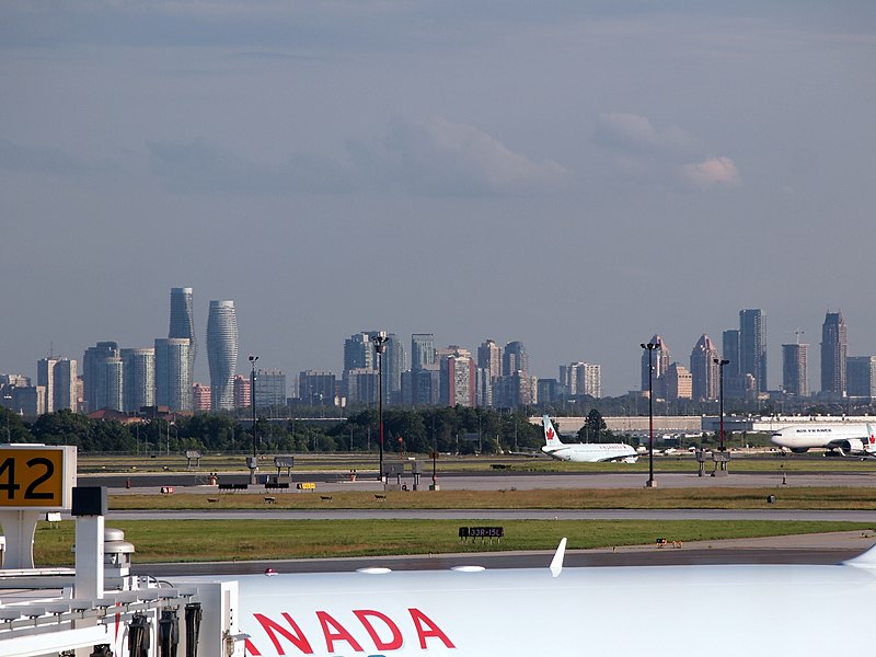 File:Mississauga skyline Pearson 2013.jpg