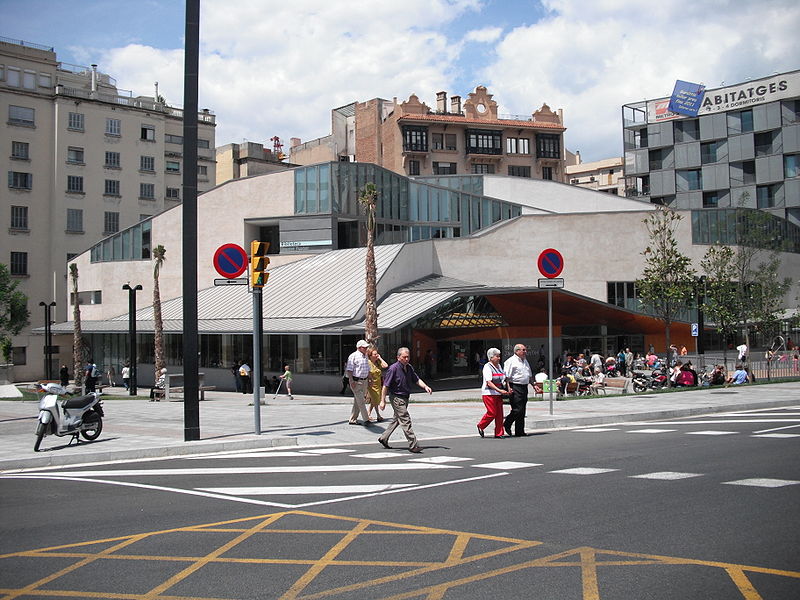 File:Plaça de Lesseps 2.jpg