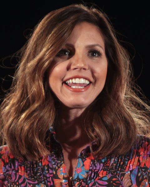 File:Charisma Carpenter May 2015.jpg