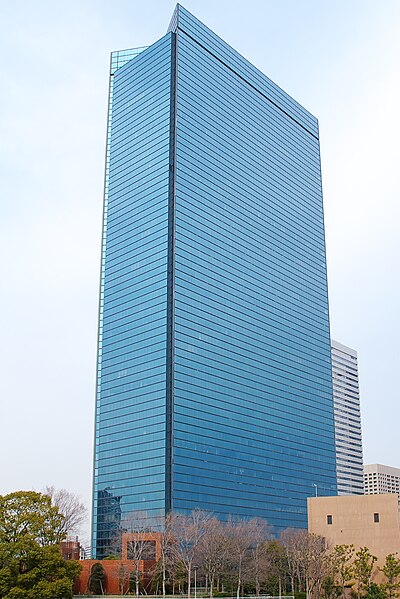 Файл:Crystal Tower Osaka 20060321-001.jpg