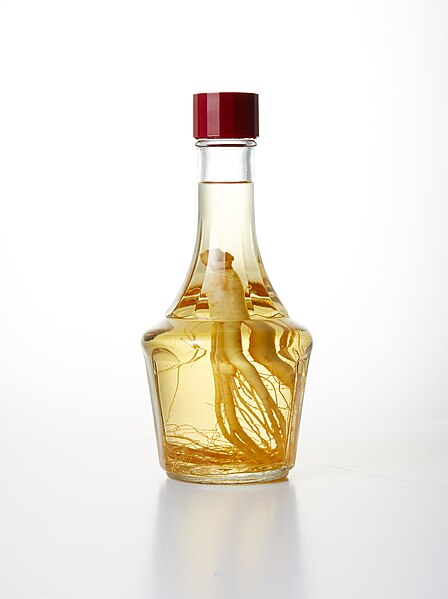 File:Insamju (ginseng liquor).jpg