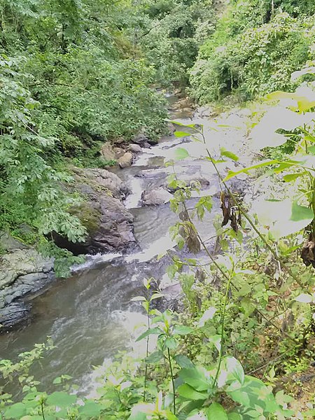 Archivo:Rio Quebrada Honda. Estanquillos.jpg