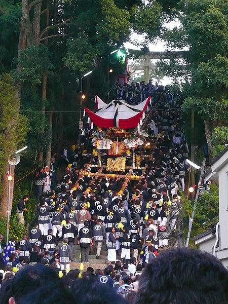 File:Ōmiya Hachiman Shrine Mikoshi.JPG