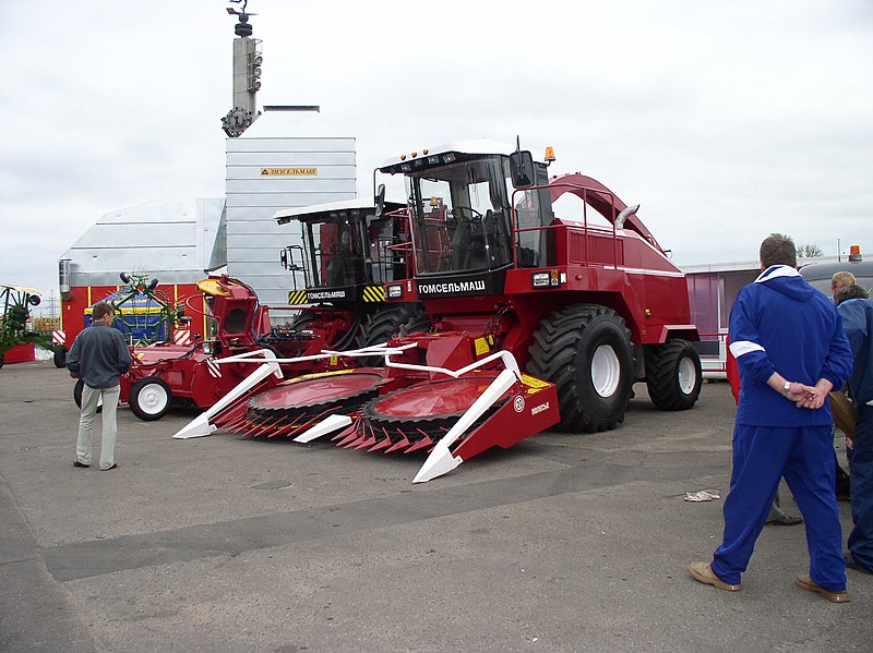 Файл:Belarus-Minsk-Agriculture Expo-Homselmash-Palesse-1.jpg