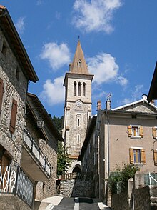 Rochepaule, vers l'église.JPG