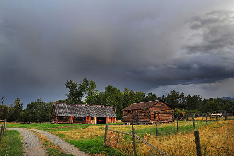 File:Wuelfing Barns.jpg