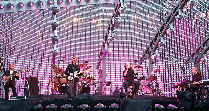 File:Genesis Live 01.jpg