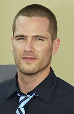 Miniatura para Luke Macfarlane