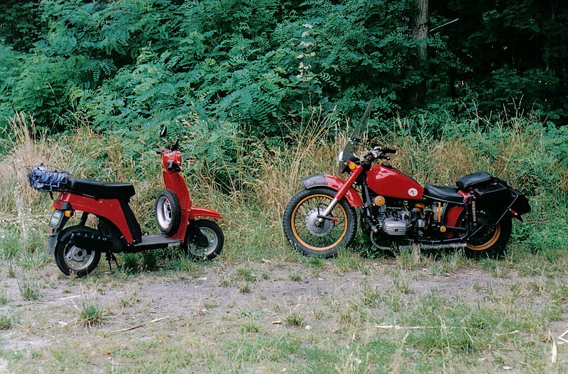 File:Motorbikes.jpg