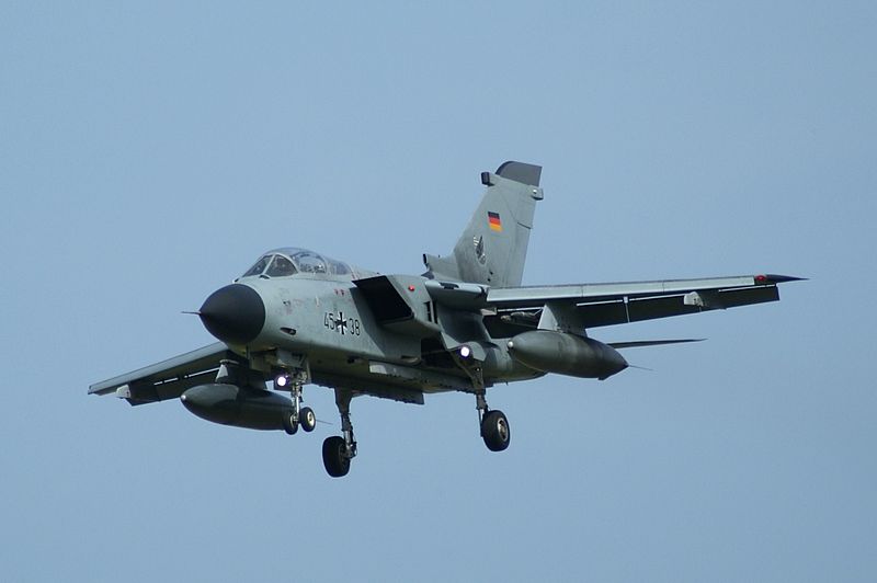 Файл:Panavia Tornado1.jpg