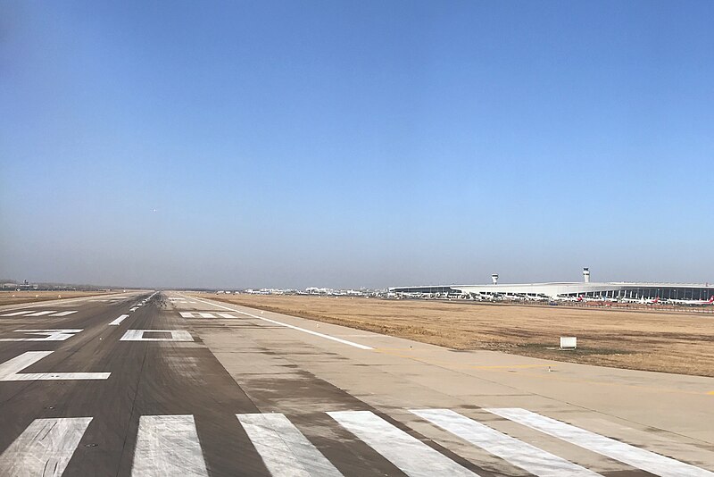 File:Runway 30L at CGO.jpg