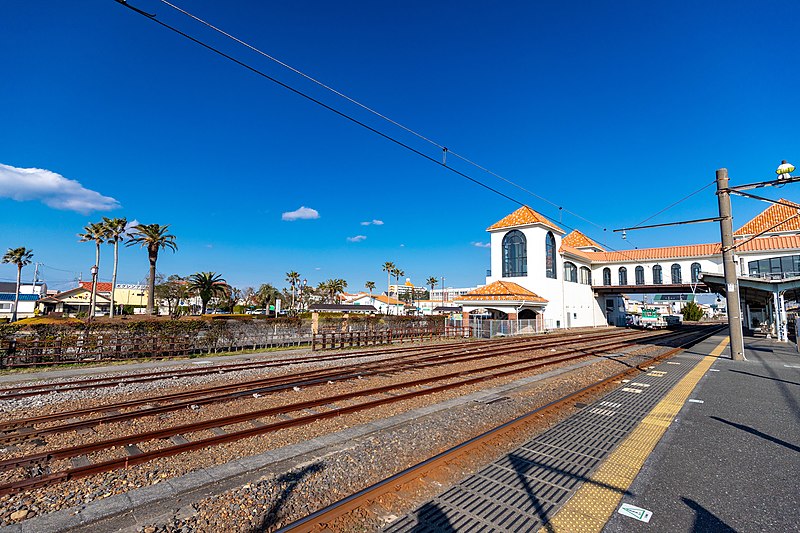 File:館山駅.jpg