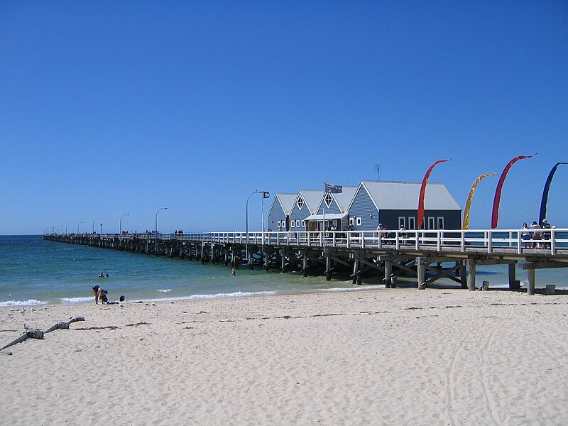 File:BusseltonJetty1 gobeirne.jpg