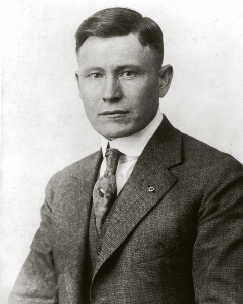 Файл:Harland Sanders (circa 1914).png