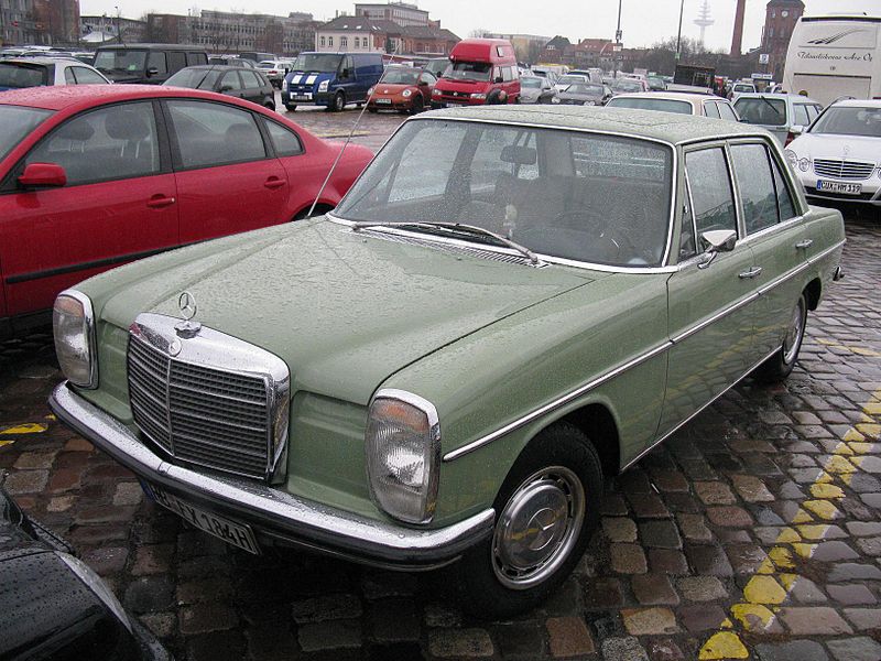 File:Mercedes-Benz -8 (5431240296).jpg