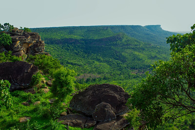 File:Napkanduri escarpment.jpg