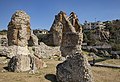 Ruinas del acueducto romano en el parque.