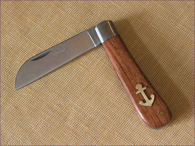 Файл:Pocket-knife London.jpg