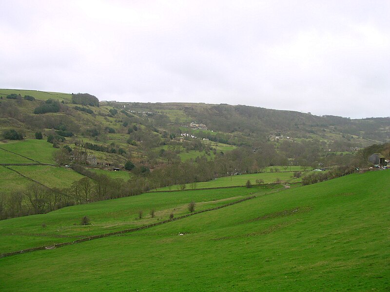 File:Shibden Valley 001.JPG