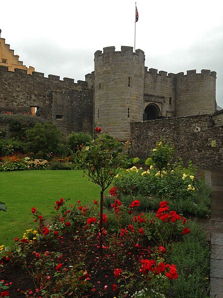 File:Stirling Castle sca2.jpg