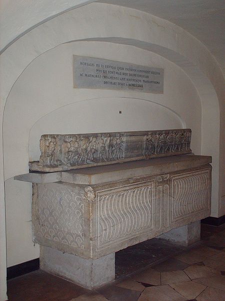 File:Tomb of Pius VI.jpg